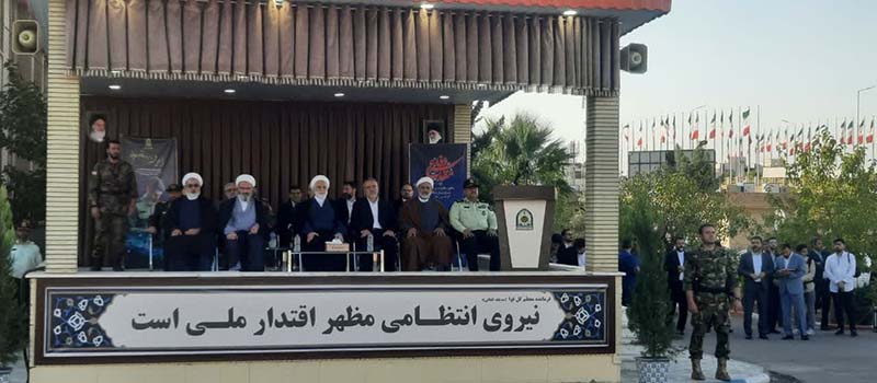 دفاع مقدس مردم ایران از ویژگیهای منحصر به فردی برخوردار بود،در هیچ جنگ و نبردی چنین حمیت و اتحاد و انسجامی به منصه ظهور نرسید.