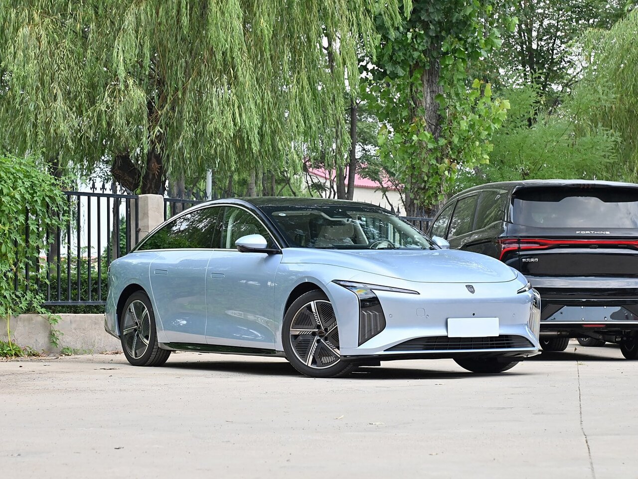 شریک چینی ایرانخودرو از محصول برقی خود رونمایی کرد / آیرودینامیکتر از مرسدسبنز!