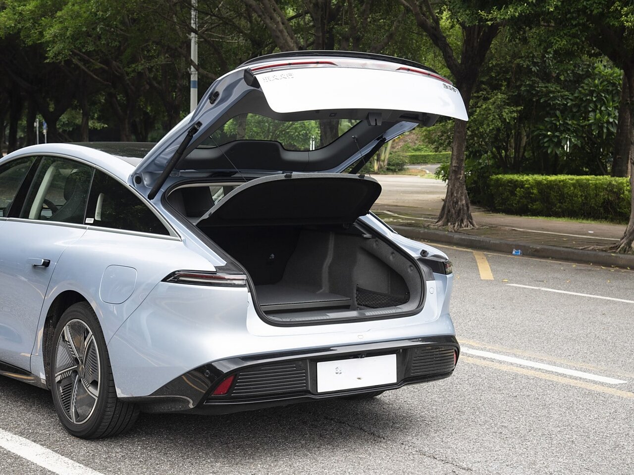 شریک چینی ایرانخودرو از محصول برقی خود رونمایی کرد / آیرودینامیکتر از مرسدسبنز!