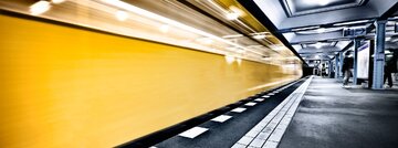 در بارسلونا از ترمز قطار برق تولید میکنند