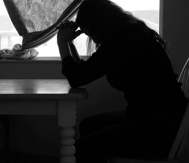 چرا برخی افراد خیلی سریع و زیاد عاشق میشوند؟