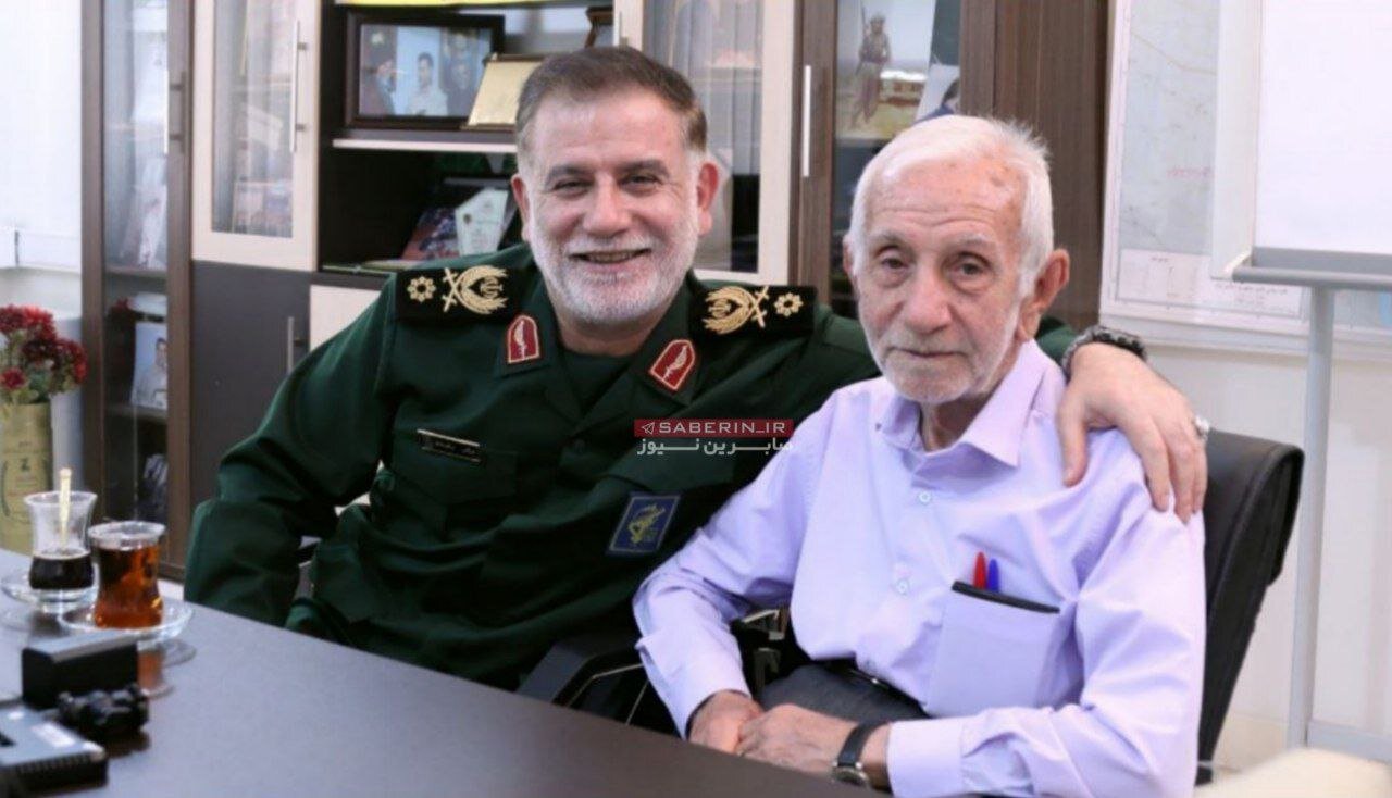 عکس | تصویری از سردار شهید حاج عباس نیلفروشان در کنار پدرش؛ فرماندهای که در حمله اسرائیل به شهادت رسید