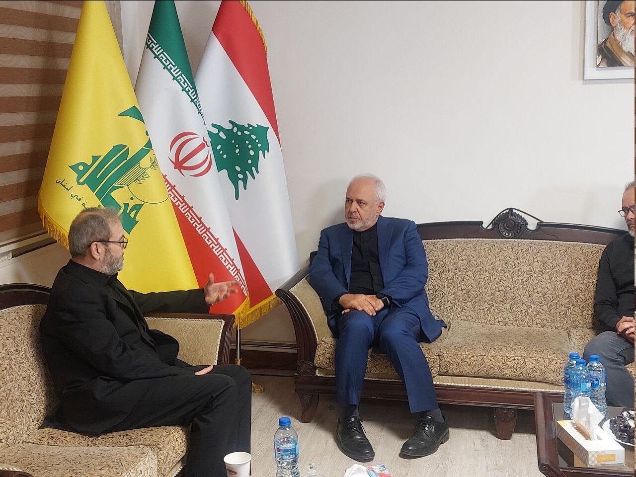 عکسی از ظریف در دفتر حزبالله در تهران