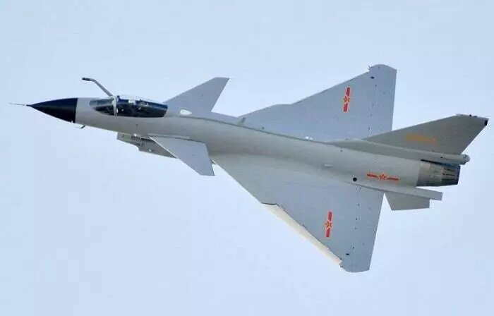 نمونه چینی جنگندههای آمریکایی و روسی/ عکس