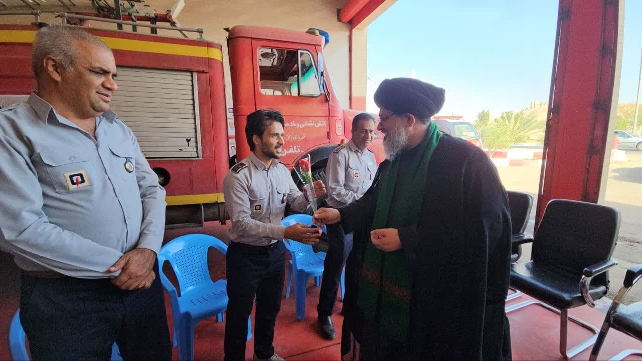 بازدید امام جمعه بافق از آتش نشانی