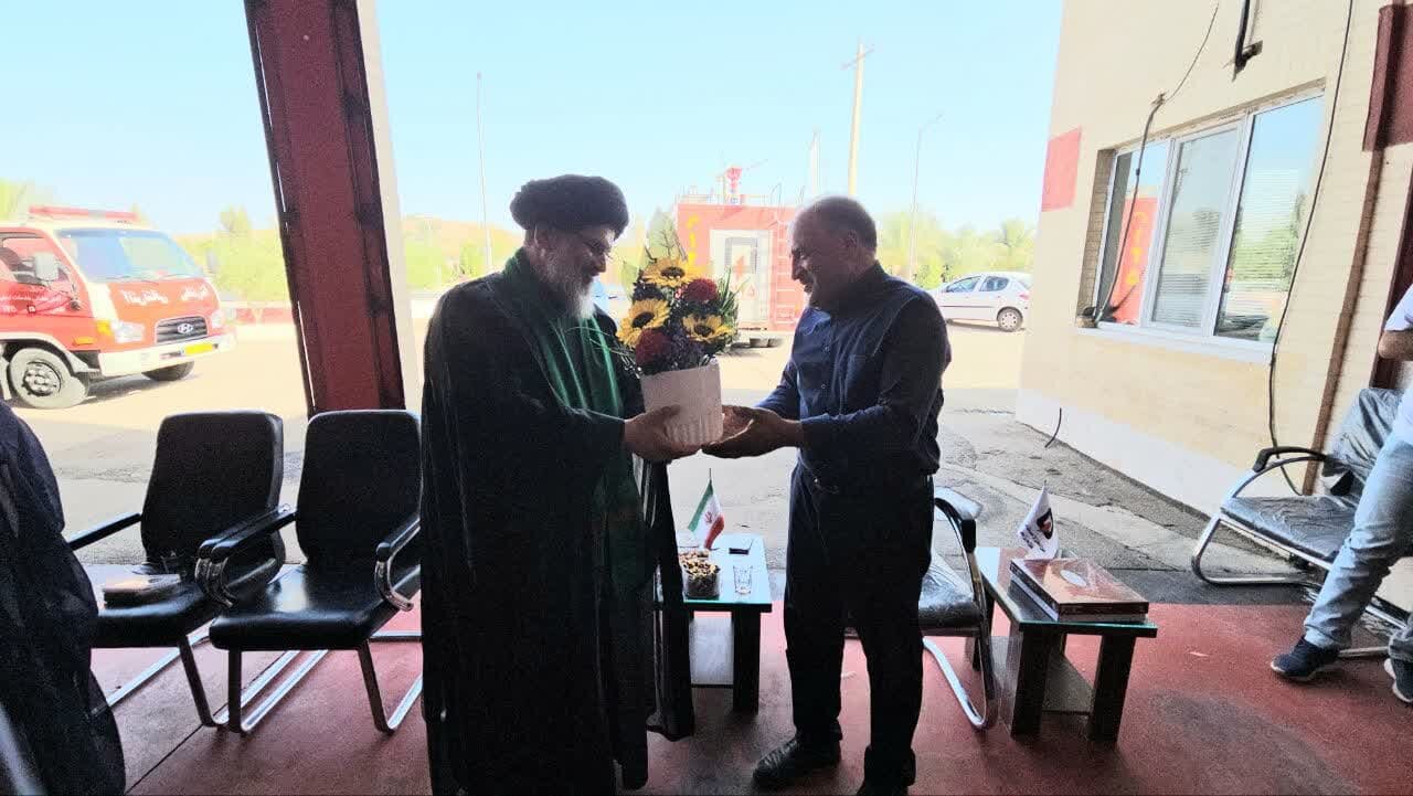 بازدید امام جمعه بافق از آتش نشانی