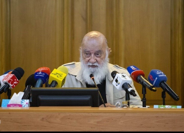 انتقاد تند یک عضو شورای شهر از انسداد یک مسیر بدون اطلاعرسانی؛ «شهرداری مشغول به امور دیگری است»/ تکرار ماجرای حکم پزشکیان برای زاکانی