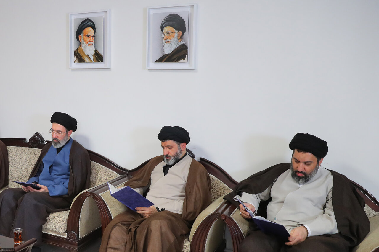 تصاویر جدیدی از 4 پسر رهبر انقلاب در دفتر حزبالله در تهران 3
