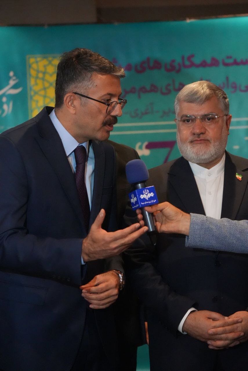 استاندار آذربایجانغربی: بدنبال ۲۴ ساعته کرد مرزها هستیم / والی حکاری ترکیه: رفع مشکلات تجارت مرزی با ایران در دستور کار است