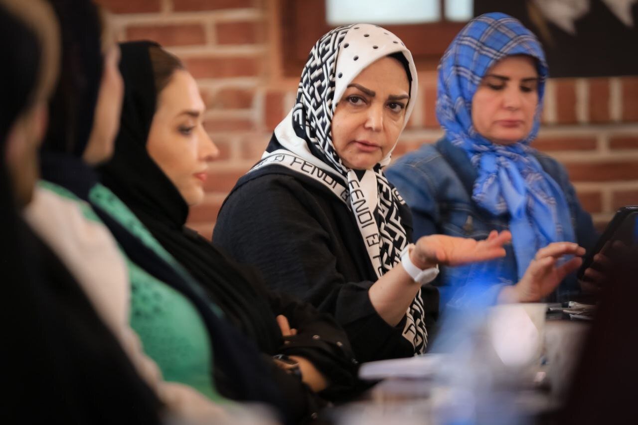 گیتی خامنه، الهه رضایی و رضا فیاضی از لزوم توجه به نظام فکری کودک گفتند/ خانوادهها مقابل آسیبهای رسانه بیدفاع هستند