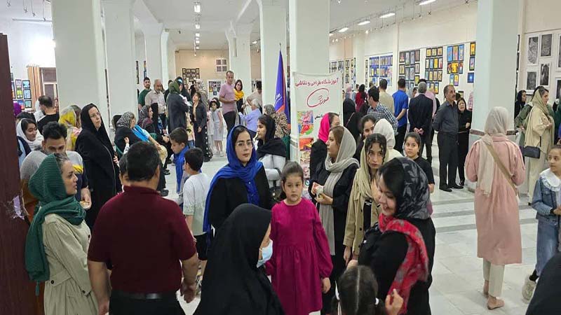 نمایشگاه دستان کوچک قدرتمند ٢