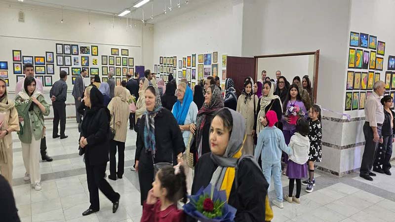 نمایشگاه دستان کوچک قدرتمند ٢