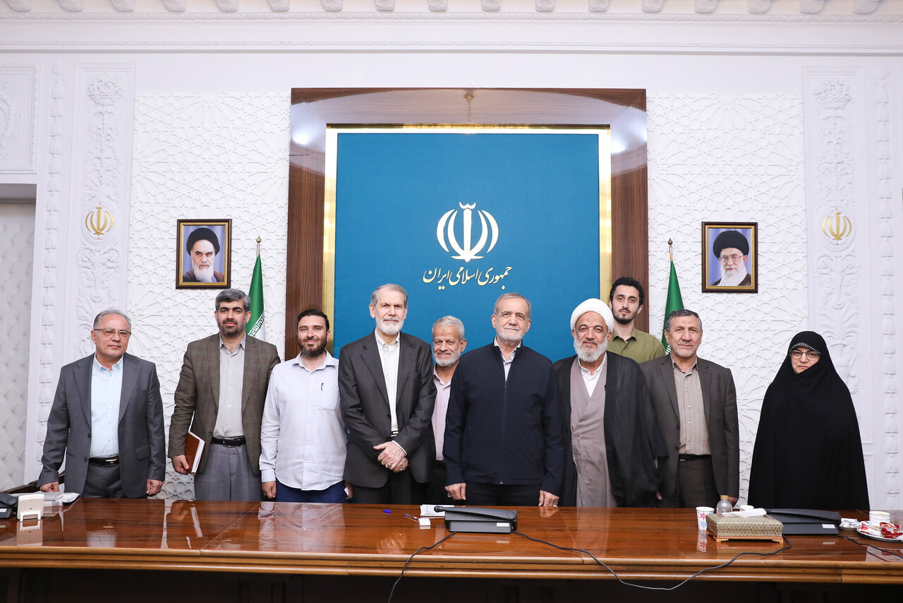 پزشکیان به اعضای جبهه پایداری چه گفت؟/ رویکردهای تنگنظرانه و رفتارهای سلبی موجب هزینهتراشی برای نظام میشود