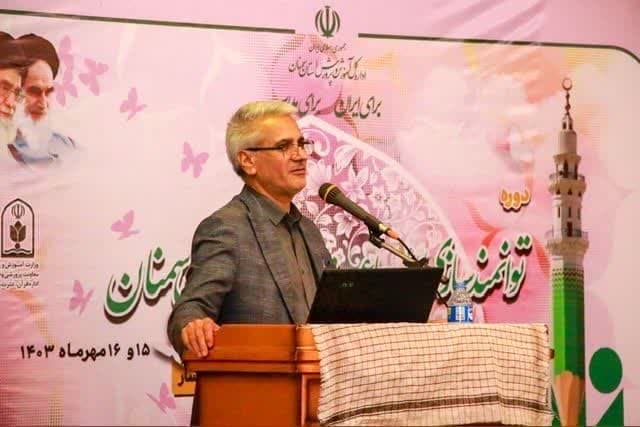 امام جماعت باید مخاطبشناس، مدرسهشناس و روانشناس باشد