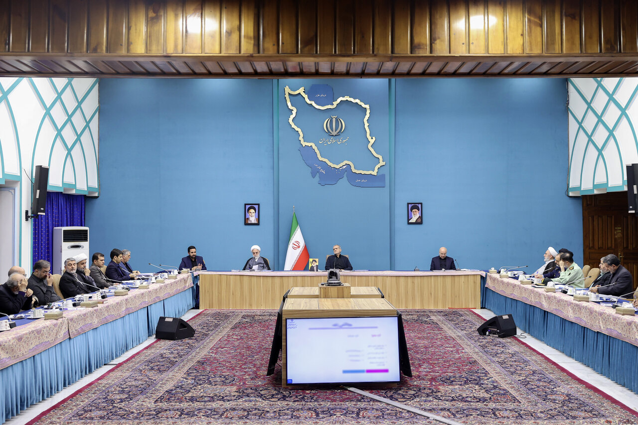 این افراد مانع برداشتن فیلترینگ توسط پزشکیان میشوند؟