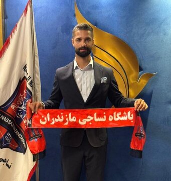 بمب ترکید / مدافع استقلال قرمزپوش شد