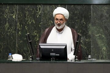 روانبخش: در این فرصت به حساب عناصر نفوذی که در داخل به ما ضربه زدند برسیم / هیچ گونه تعهدی هم ندادیم که صنعت هسته ای را دنبال نمیکنیم
