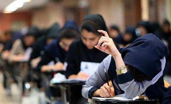 نفر اول کنکور علوم انسانی؛ موقع شلیک پدافند به گوشم هدفون زدم و درس خواندم/ قصد مهاجرت ندارم، خیلی فرصت‌ها را به خاطر کمال‌گرایی از دست دادم