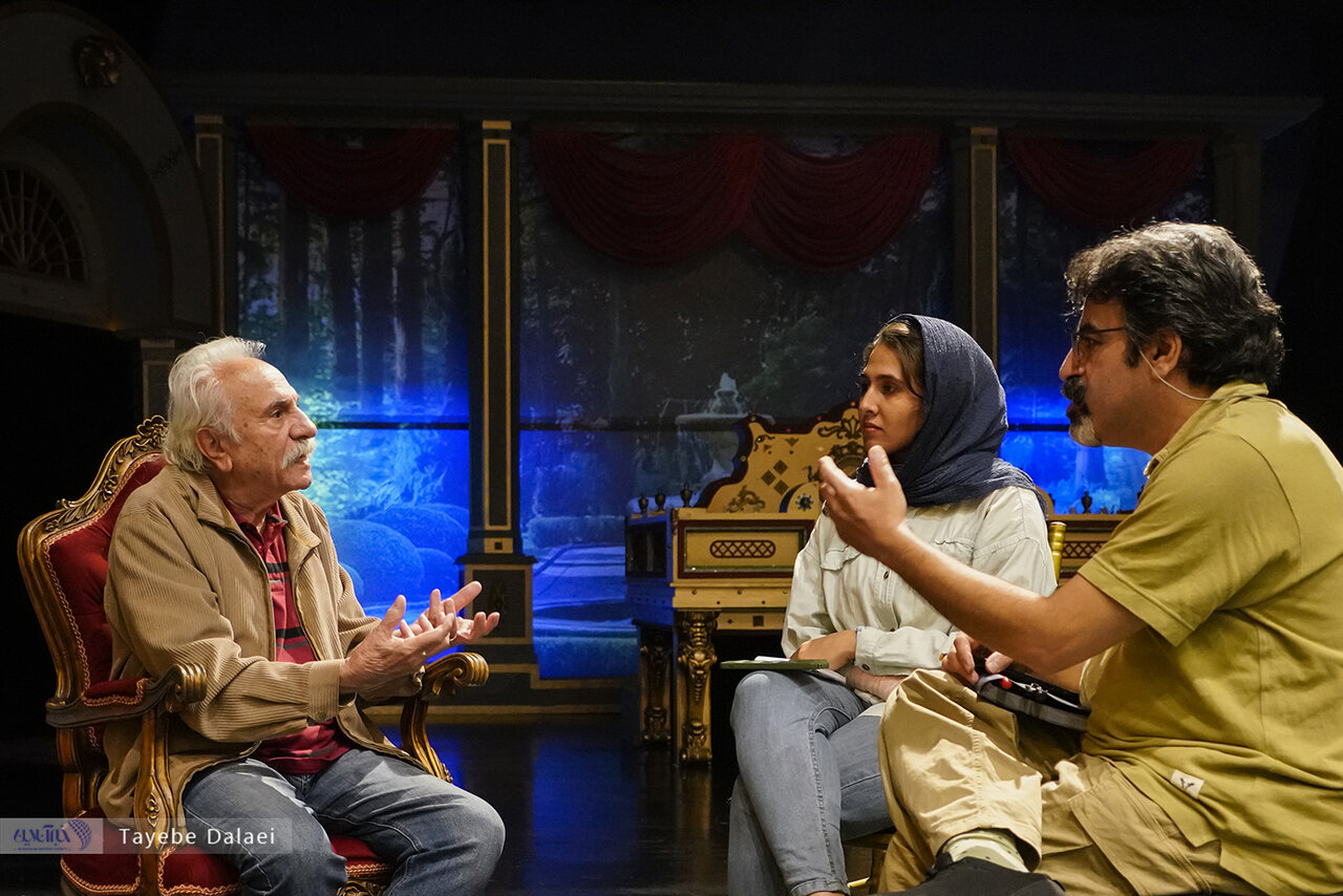 اول انقلاب به بعضی از هنرمندان اعتماد نشد و بین نسلها فاصله افتاد/ مخاطب امروز وسط اجرا چیپس میخرد