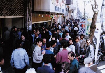 دستگیری دلالها کارساز نشد: دلار گران شد! + عکس و نرخنامه   دستگیری دلالها کارساز نشد: دلار گران شد! + عکس و نرخنامه