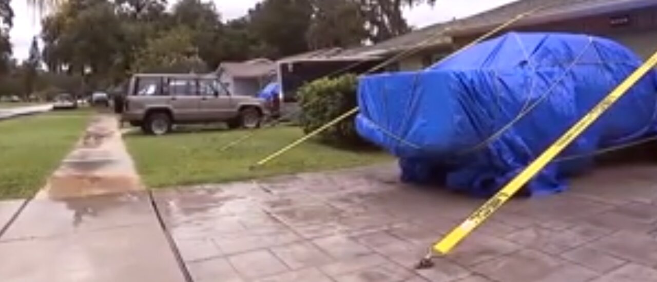 ایده جالب یک مرد برای حفظ خانهاش از توفان آمریکا خبرساز شد/ عکس