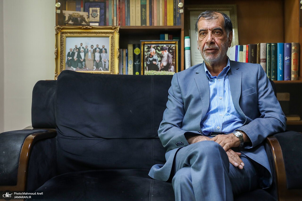 باهنر: بعضی از خط امامیهای تندرو میگفتند ۱۳ ابان در انحصار ماست/ آقای هاشمی به من گفت که شماها که راست بودید الان چرا اینقدر چپ شدید؟