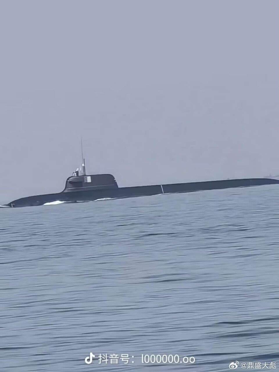 اطلاعات و تصویر واضح زیردریایی هستهای چین فاش شد/ عکس