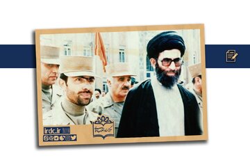 عکس قدیمی از رهبر انقلاب /فرمان تأسیس سازمان عقیدتی ـ سیاسی نیروهای مسلح به دست چه کسی صادر شد؟ عکس قدیمی از رهبر انقلاب /فرمان تأسیس سازمان عقیدتی ـ سیاسی نیروهای مسلح به دست چه کسی صادر شد؟