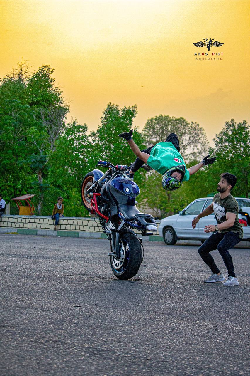 ای کاش ما هم مثل توریستها موتورهایمان را جا به جا میکردیم!