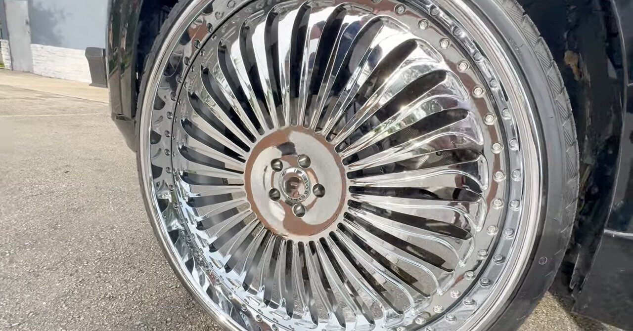 آئودی با چرخهایی دو برابر چرخ پراید! /عکس