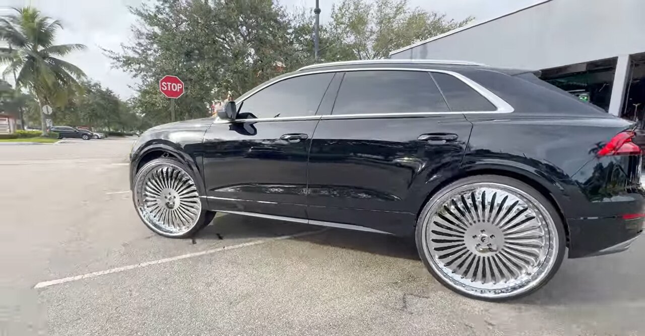 آئودی با چرخهایی دو برابر چرخ پراید! /عکس