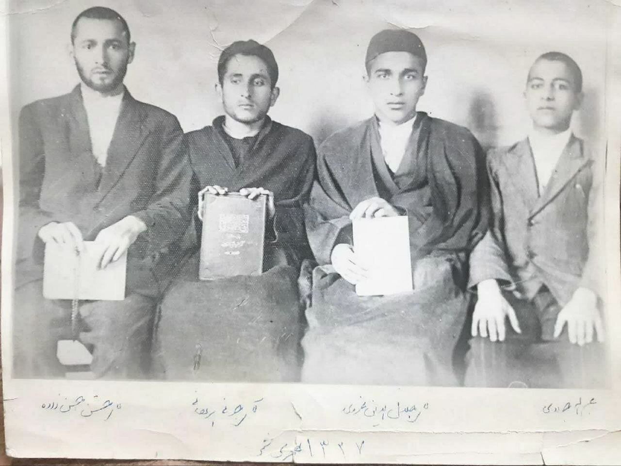 عکس | آیت الله جوادی آملی و علامه حسن زاده در دوران جوانی کنار هم