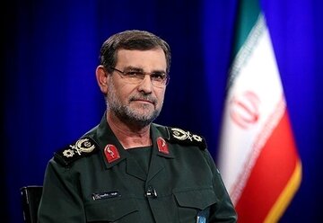 فرمانده نیروی دریایی سپاه: منطقی نیست کشتیهای نفتی از تنگه هرمز عبور کنند اما اجازه عبور نفت ایران را ندهند / در چنین موقعیتی بزرگان تصمیمی میگیرند