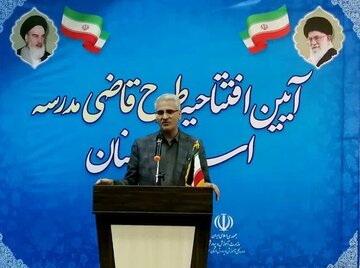 طرح «قاضی در مدرسه» در ۴۰ هنرستان استان سمنان کلید خورد/ راه‌اندازی میز گفت‌وگوی دانش‌آموزی در مدارس استان سمنان