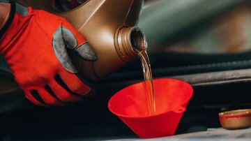 چه روغن موتوری در ماشین بریزیم؟ چه روغن موتوری در ماشین بریزیم؟