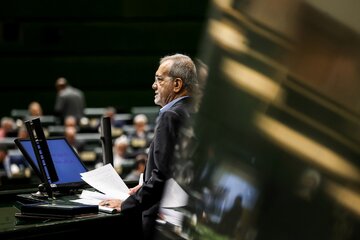 نظر رهبر انقلاب درباره وزیر پیشنهادی اقتصاد به روایت پزشکیان / در عمرم دروغ نگفتم و بر اساس اعتقاد و باورم زندگی کردم