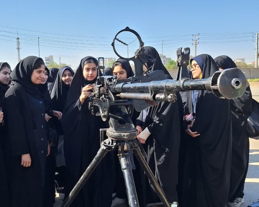 میزبانی ارتش از دوازدهمین گشت گردشگری دفاعمقدس خوزستان