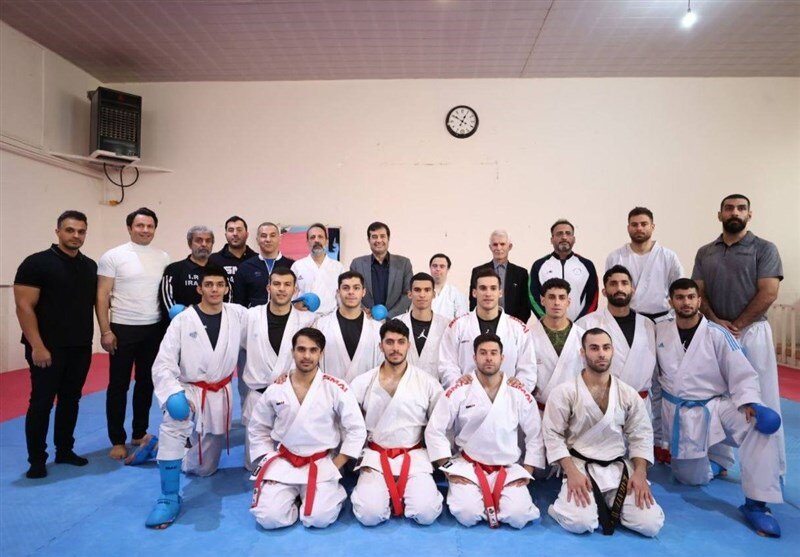 عکس| ذرهبین در دست وزیر ورزش