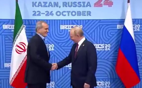 تصویری از دیدار «پوتین» و «پزشکیان» در روسیه/ پزشکیان: شخصاً تفاهمنامههای مشترک ایران و روسیه را پیگیری میکنم