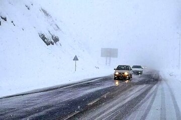 آخرین وضعیت جوی ترافیکی جاده ها / برف و باران در محورهای 14 استان