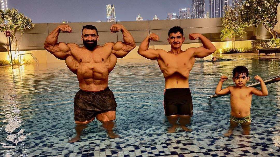 عکس | هیکل ورزیده پسر هادی چوپان با پیشرفتی قابل توجه؛ پسر جا پای پدر میگذارد؟