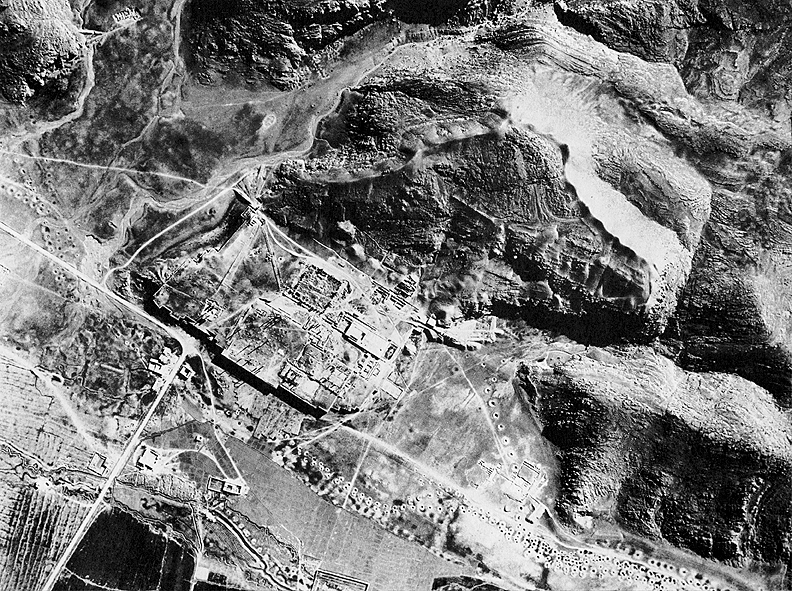 تختجمشید پیش از حفاری چه شکلی بود؟ / عکس + فیلم