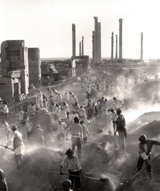 تختجمشید پیش از حفاری چه شکلی بود؟ / عکس + فیلم