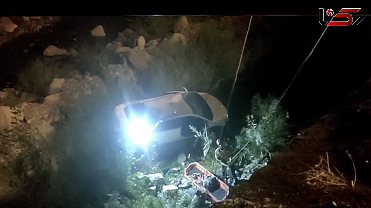 عکسهایی از سقوط ماشین زوتی به دره عمیق در امامزاده داود