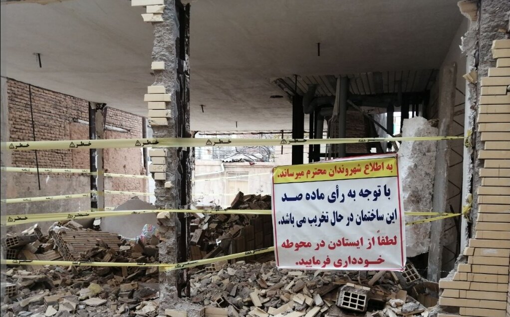 دبیرخانه ماده ۱۰۰ همدان: گزارش تخلفات تیم ارتشا، کارچاقکنی و اعمال نفوذ برخلاف حق و مقررات قانونی در دبیرخانه کمیسیون ماده صد منطقه یک همدان 3 6119536