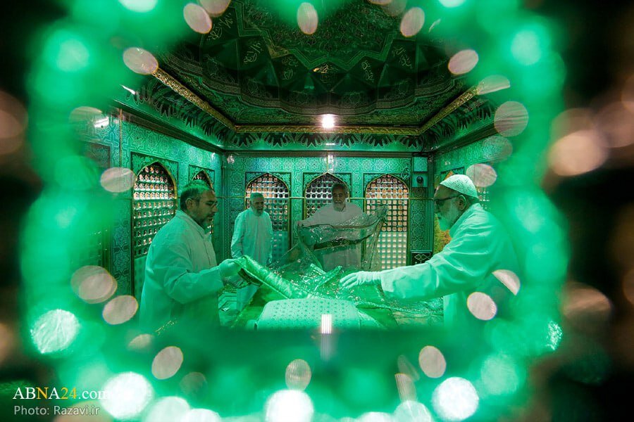 تصاویر | حضور دبیرکل جدید حزب الله لبنان در کنار ناطق نوری در حرم امام رضا (ع)