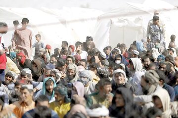 عکس | بازگشت مهاجرین غیرقانونی افغانستانی توسط نیروهای هوایی افغانستان عکس | بازگشت مهاجرین غیرقانونی افغانستانی توسط نیروهای هوایی افغانستان