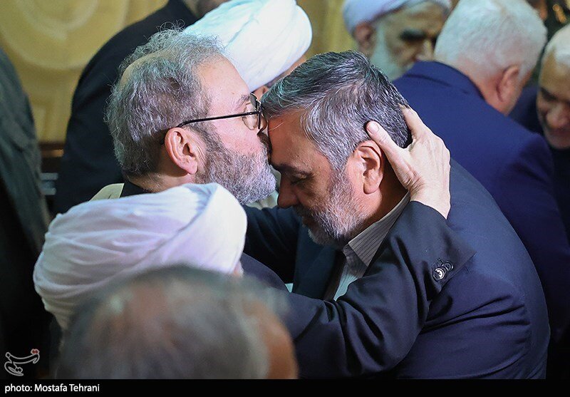 عکسی از زینب سلیمانی در مراسم گرامیداشت پدر همسرش /قالیباف همنشین مخبر شد