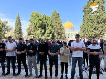 عکس ا نماز جمعه در مسجدالاقصی با 40هزار نمازگزار