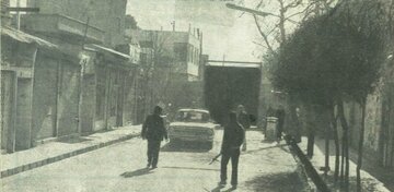عکس | پوشش جالب زنان و مردان در یکی از محلههای جنوب تهران در زمان قدیم عکس | پوشش جالب زنان و مردان در یکی از محلههای جنوب تهران در زمان قدیم